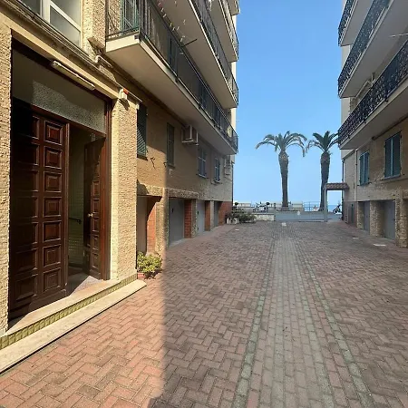 Mare Sotto Casa Bilocale Sulla Libera צ'ריאלה